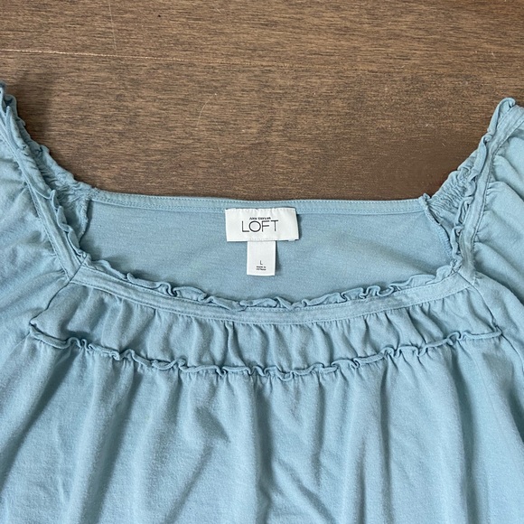ANN TAYLOR LOFT SHORT SLEEVE TOP. SIZE LARGE - Picture 3 of 5